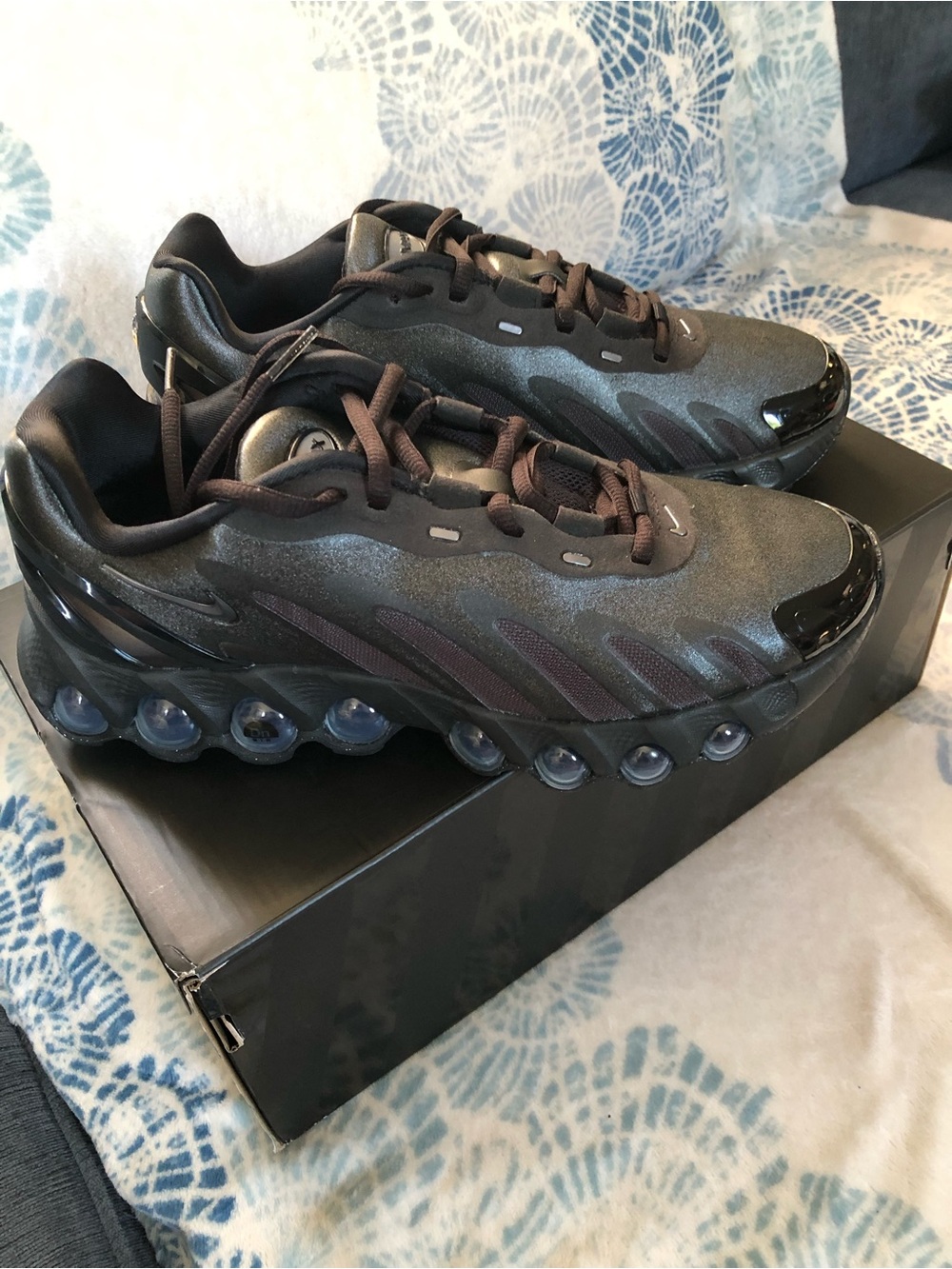 Brand new Women and men  Black and Dark Gray Cushioned Air-Cell Sneakers